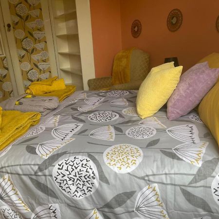 Peaceful Retreat Hideaway Surrey Διαμέρισμα Esher Εξωτερικό φωτογραφία
