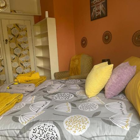 Peaceful Retreat Hideaway Surrey Διαμέρισμα Esher Εξωτερικό φωτογραφία