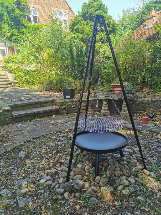 Peaceful Retreat Hideaway Surrey Διαμέρισμα Esher Εξωτερικό φωτογραφία