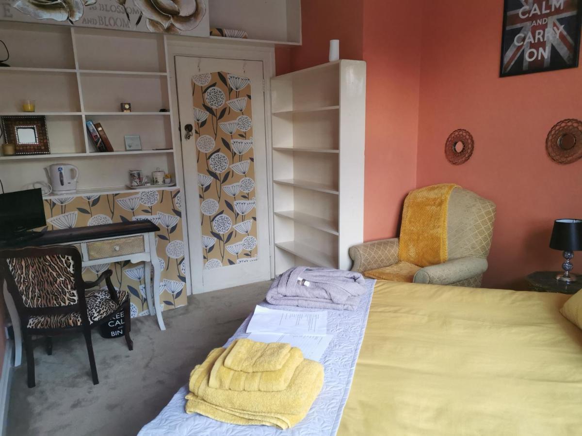 Peaceful Retreat Hideaway Surrey Διαμέρισμα Esher Εξωτερικό φωτογραφία