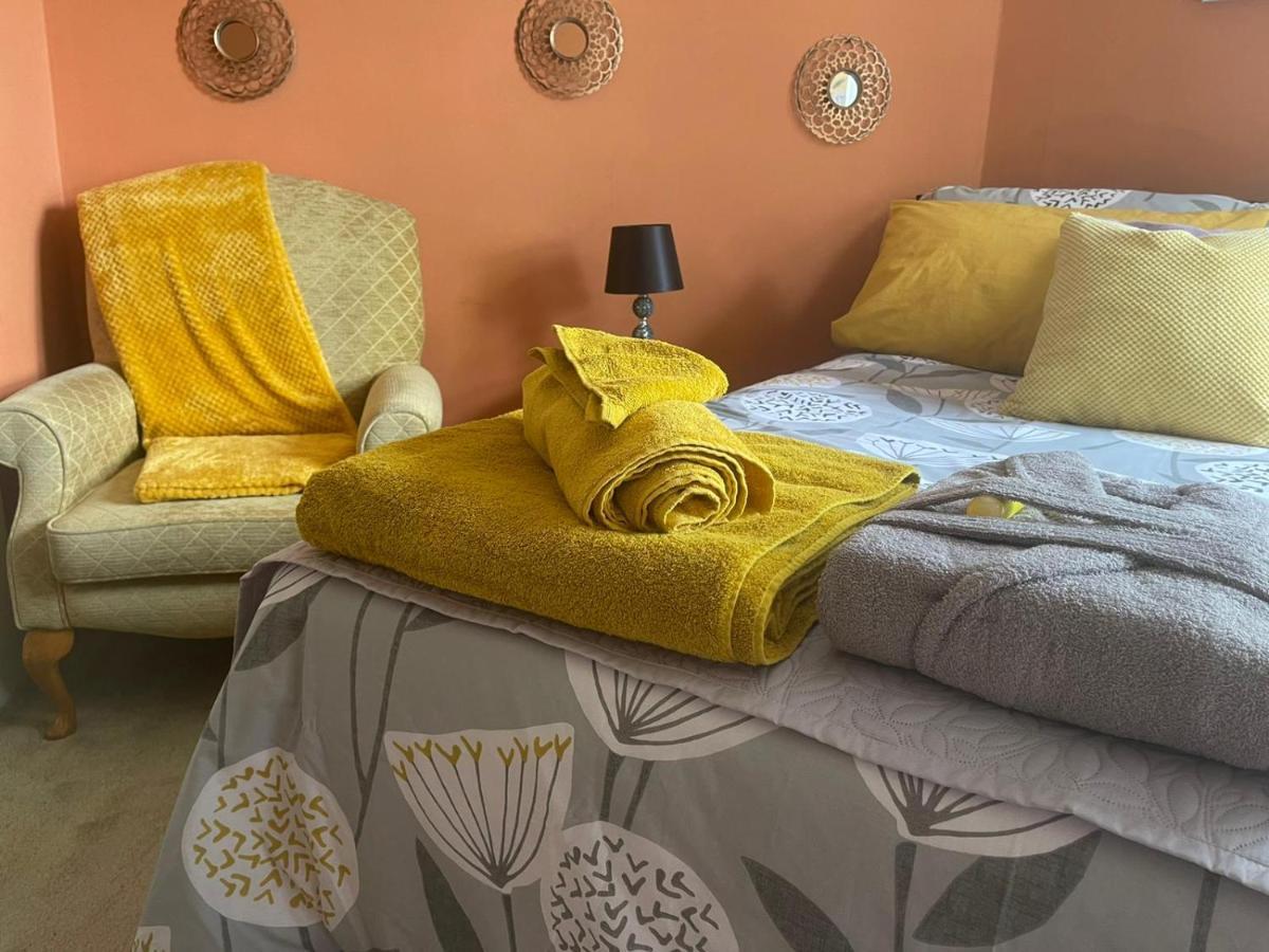 Peaceful Retreat Hideaway Surrey Διαμέρισμα Esher Εξωτερικό φωτογραφία